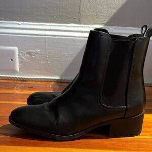 Kenneth Cole Reaction Black Chelsea Boots